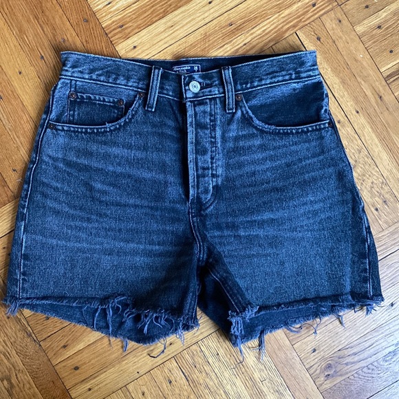 Abercrombie & Fitch high rise black short size 26/2 - Picture 1 of 4